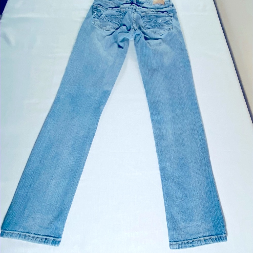 Areopostale Bayla Distressed 5 Pocket Jeans W/Rhinestone back pockets. Sz 00